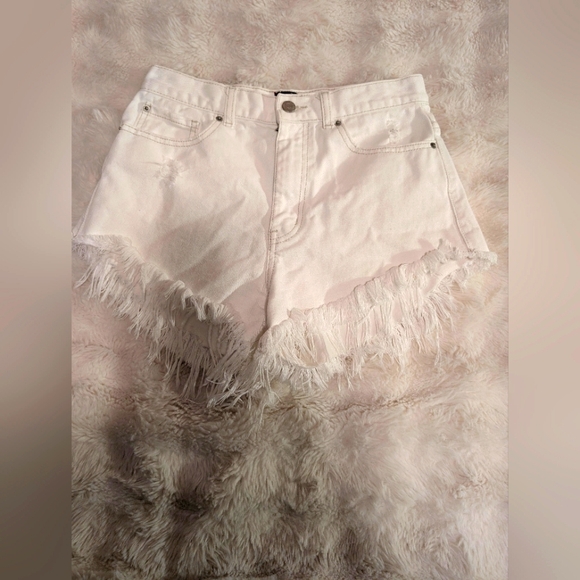 BDG Urban Outfitters Women's Size‎ 27 High Rise Cheeky Frayed Distress Shorts - Picture 1 of 16